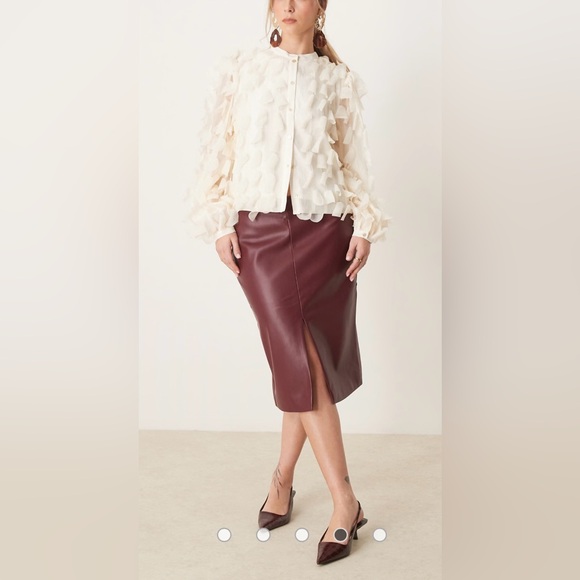 Abercrombie & Fitch textured pencil skirt in burgundy size  XS - Picture 1 of 8